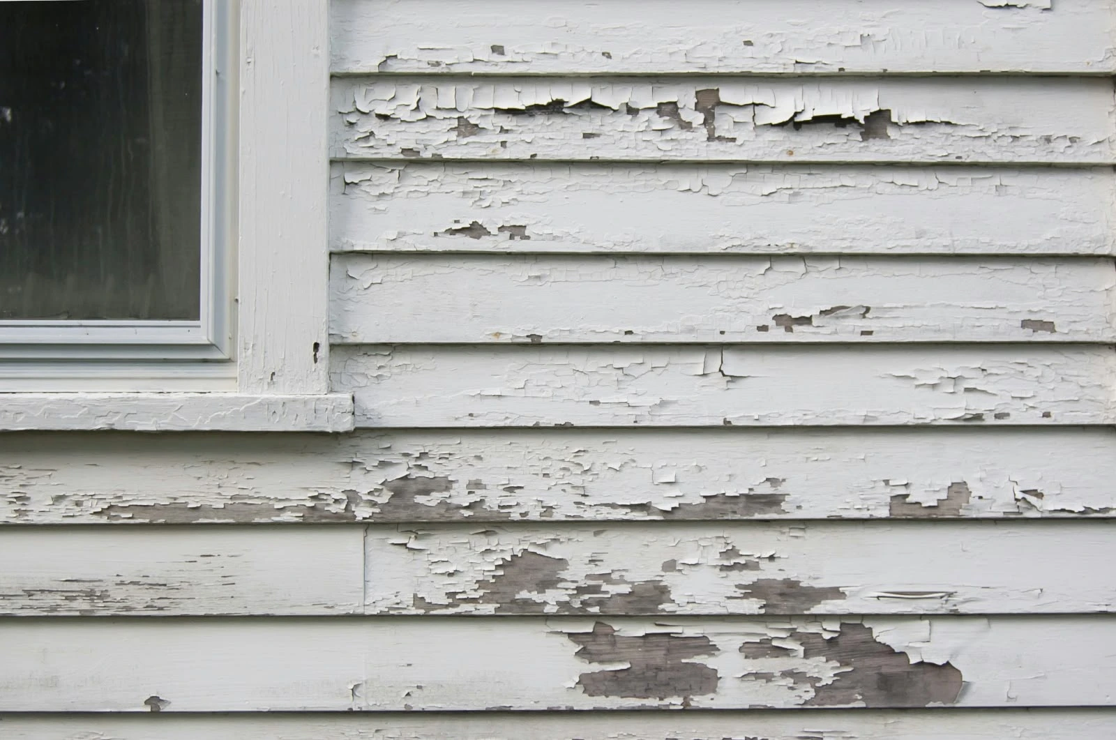 Gold Premium Coatings | Expert Painting Services Melbourne 4 Peeling Paint on Exterior Weatherboards